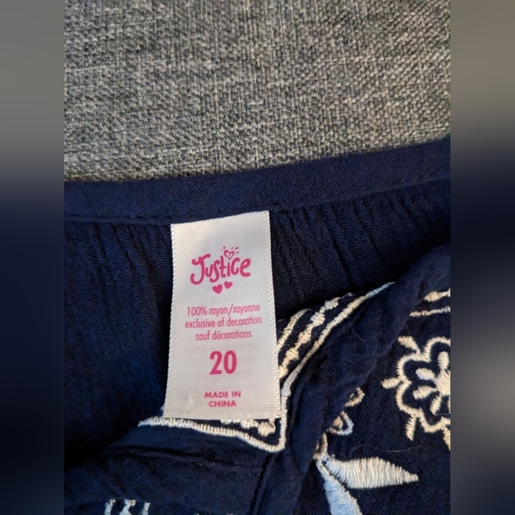 Cute Navy Justice Blouse - Picture 3 of 4